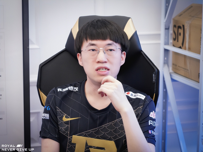 GEN险胜RNG，Zeus操刀奇招英雄翻盘强强对话四强赛，强势挺进下一轮的简单介绍