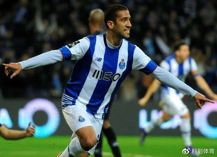 开云官网-LGD碾压EG，Uzi打出惊人五杀强强对话四强赛，强势挺进下一轮