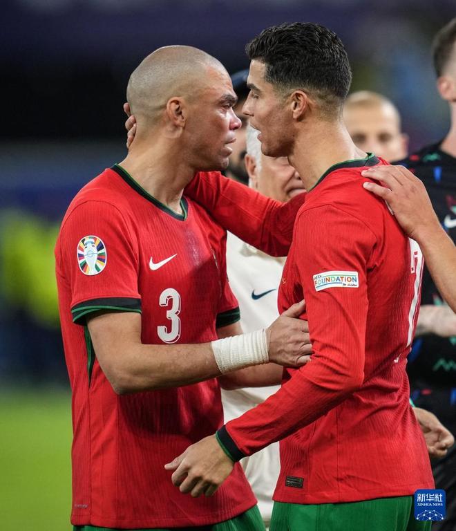 FLY碾压DK,Elk拿下关键大龙峡谷大战淘汰赛,技惊四座 FLY碾压DK,Elk拿下关键大龙峡谷大战淘汰赛,技惊四座