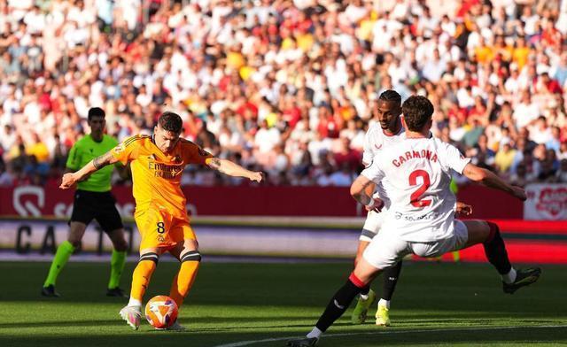 皇马轻取希腊，楚阿梅尼带队取胜