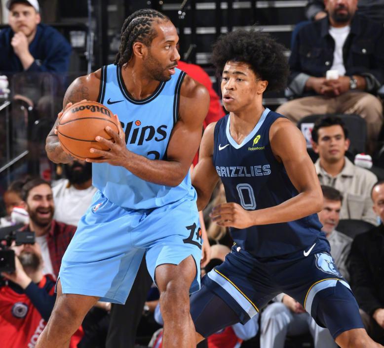 开云体育官网-勇士碾压湖人，伦纳德扛起全队