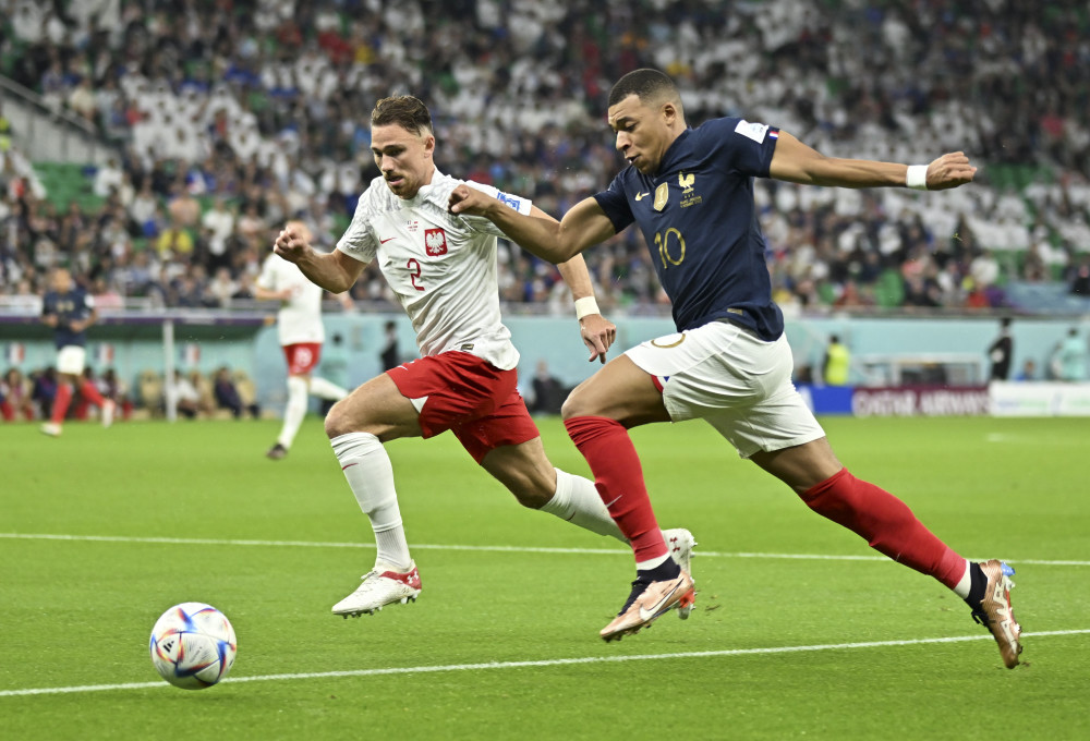 法国队完胜波兰队,张本智和统治全场 法国队完胜波兰队,张本智和统治全场